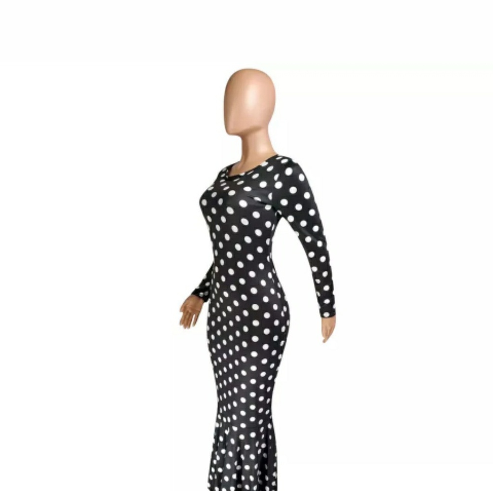Dresses - Picture 4 of 6